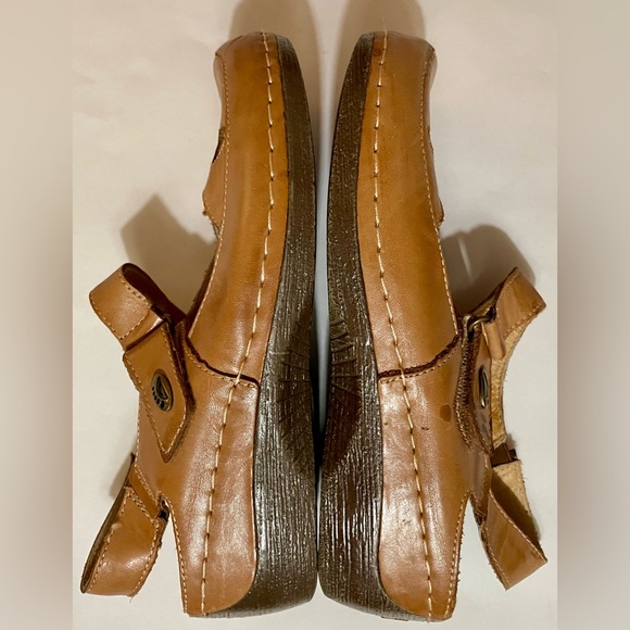 Spring Step Lightweight Brown Shoes - Picture 4 of 9